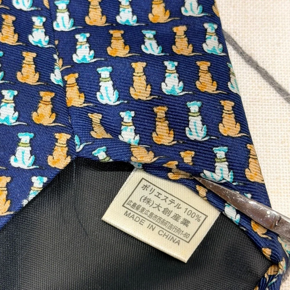 Ombline necktie features